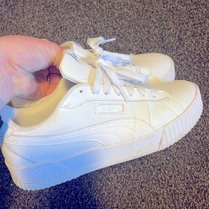 White pumas  woman’s 7 used but in great condition